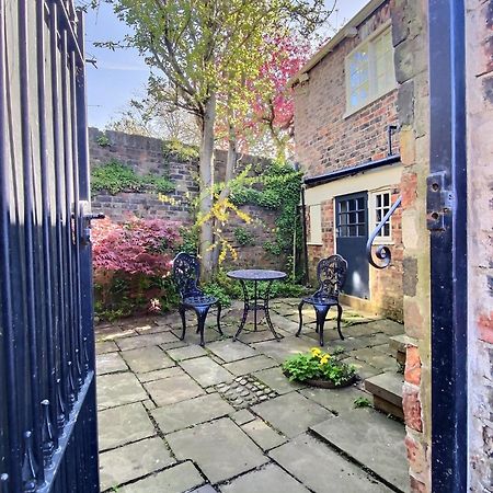 The Davey Tower, Medieval Riverside House York Buitenkant foto